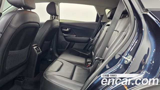 Kia Niro 2018 — photo 16