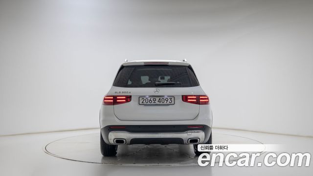 Mercedes-Benz GLB-Class 2025 — photo 4