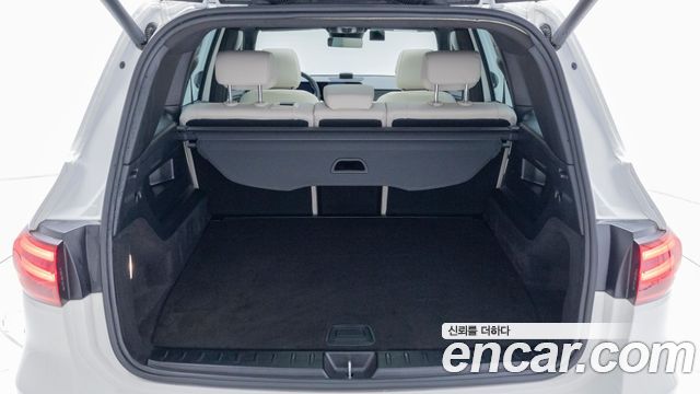 Mercedes-Benz GLB-Class 2025 — photo 11