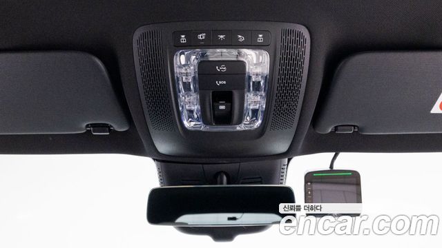 Mercedes-Benz GLB-Class 2025 — photo 17
