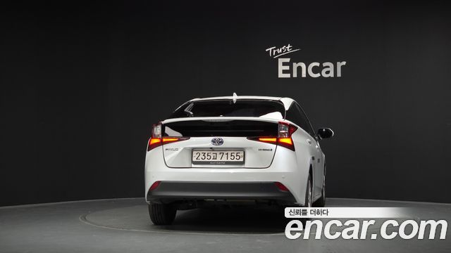 Toyota Prius 2021 — photo 4