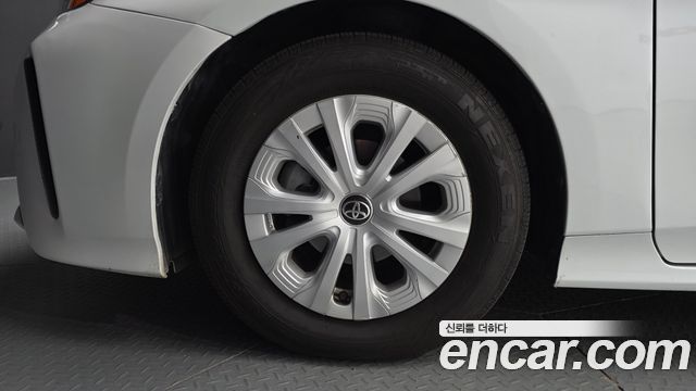Toyota Prius 2021 — photo 5