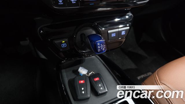Toyota Prius 2021 — photo 9