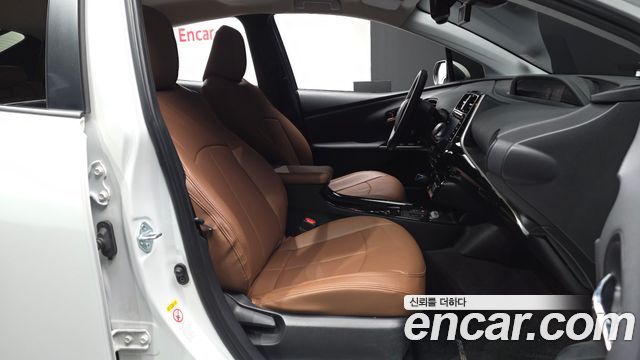 Toyota Prius 2021 — photo 11
