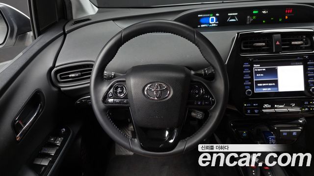 Toyota Prius 2021 — photo 13