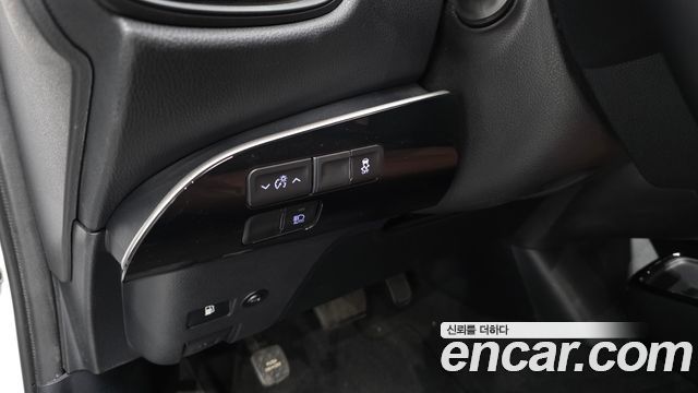 Toyota Prius 2021 — photo 19