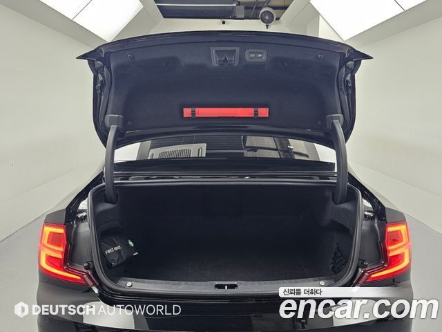 Volvo S90 2019 — photo 19