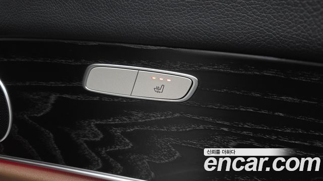 Mercedes-Benz E-Class 2023 — photo 24