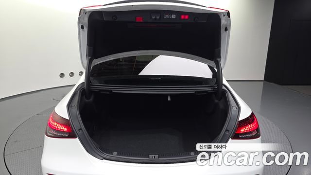 Mercedes-Benz E-Class 2023 — photo 26