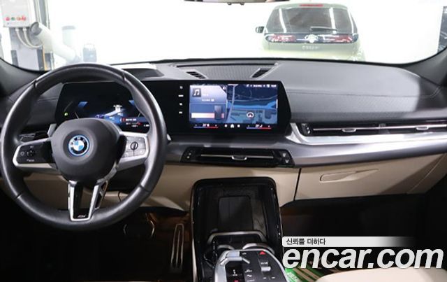 BMW iX2 2024 — photo 3