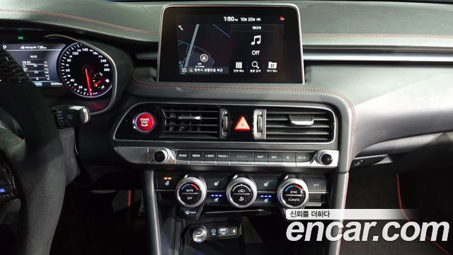Genesis G70 2018 — photo 14