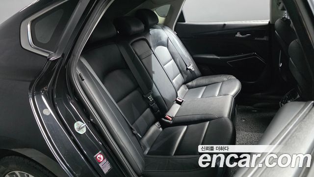 Kia K7 2016 — photo 17