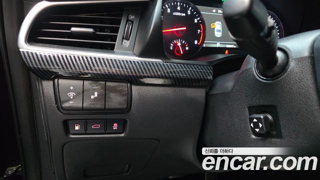 Kia K7 2016 — photo 24