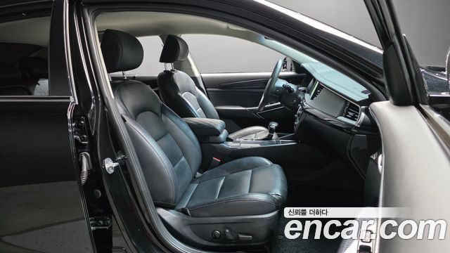 Kia K7 2016 — photo 16