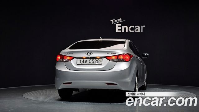 Hyundai AVANTE 2012 — photo 4