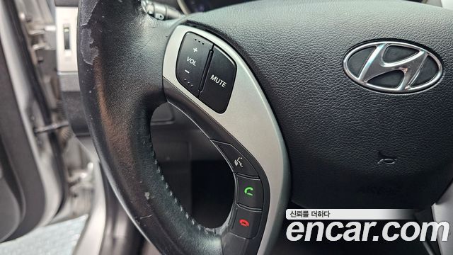 Hyundai AVANTE 2012 — photo 24