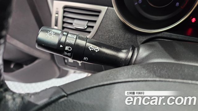 Hyundai AVANTE 2012 — photo 25