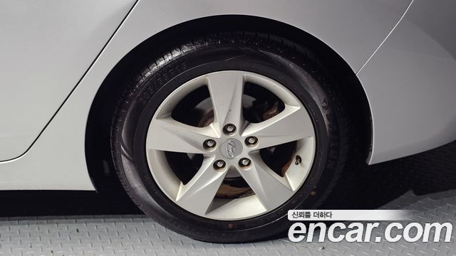 Hyundai AVANTE 2012 — photo 7