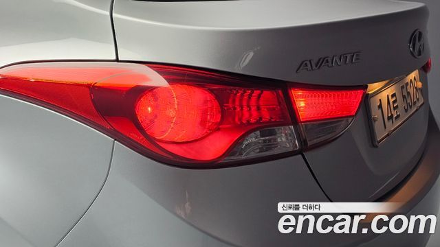 Hyundai AVANTE 2012 — photo 9