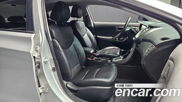 Hyundai AVANTE 2012 — photo 16