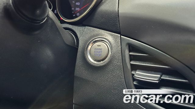 Hyundai AVANTE 2012 — photo 27