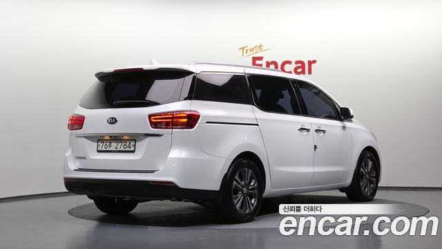 Kia Canival 2019 — photo 2
