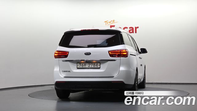 Kia Canival 2019 — photo 4