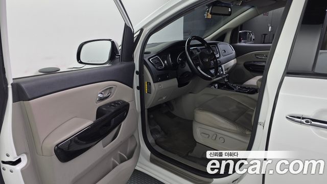 Kia Canival 2019 — photo 13