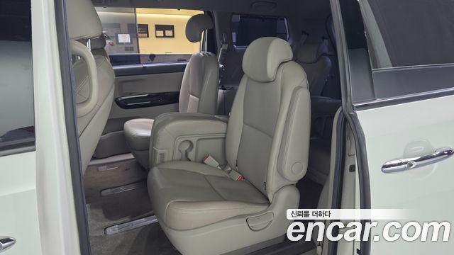 Kia Canival 2019 — photo 18