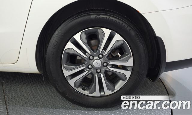 Kia Canival 2019 — photo 7