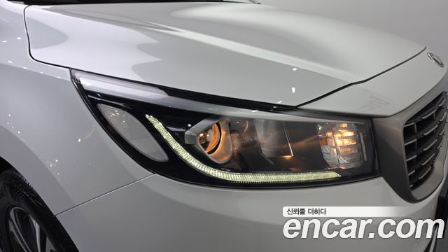Kia Canival 2019 — photo 8