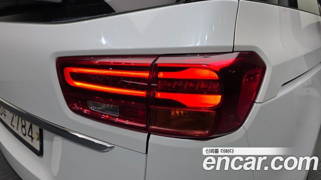 Kia Canival 2019 — photo 9