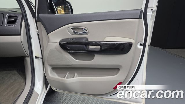 Kia Canival 2019 — photo 15