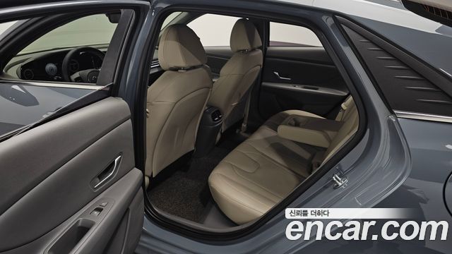 Hyundai AVANTE 2023 — photo 18