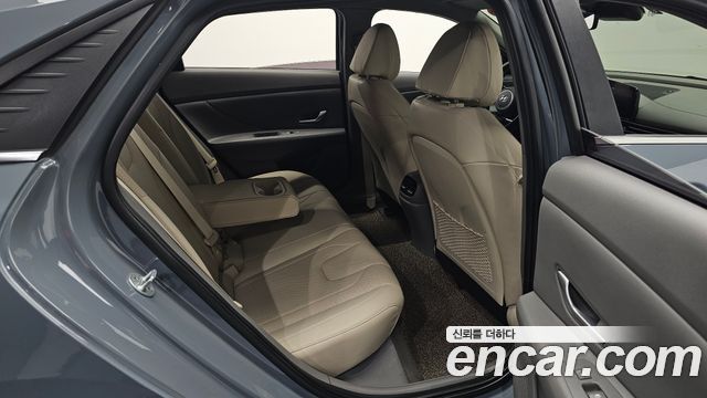 Hyundai AVANTE 2023 — photo 16