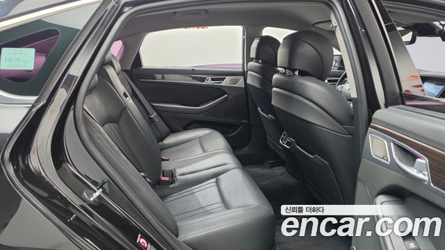 Genesis G80 2018 — photo 17