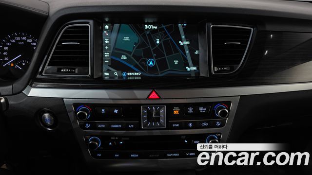 Genesis G80 2018 — photo 18