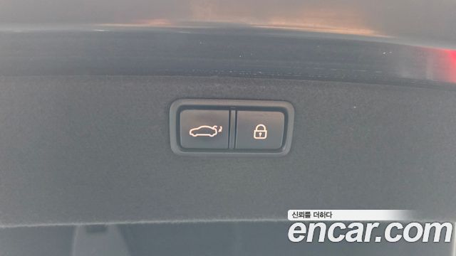 Genesis G80 2018 — photo 22