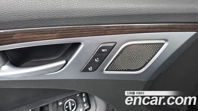 Genesis G80 2018 — photo 30