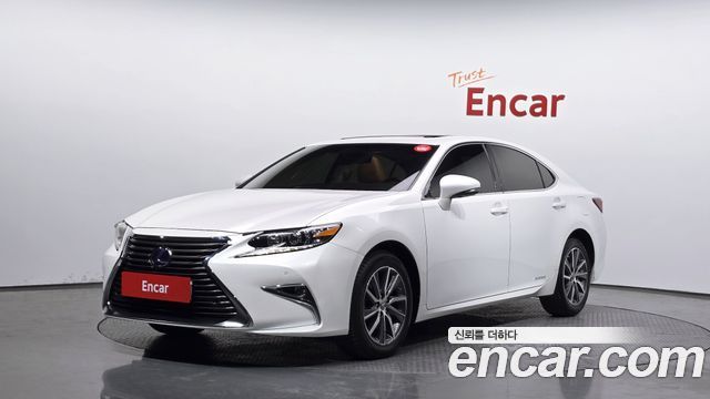 Lexus ES 2017 — photo 1