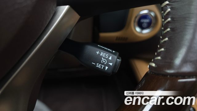 Lexus ES 2017 — photo 17