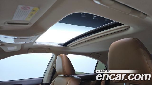 Lexus ES 2017 — photo 20