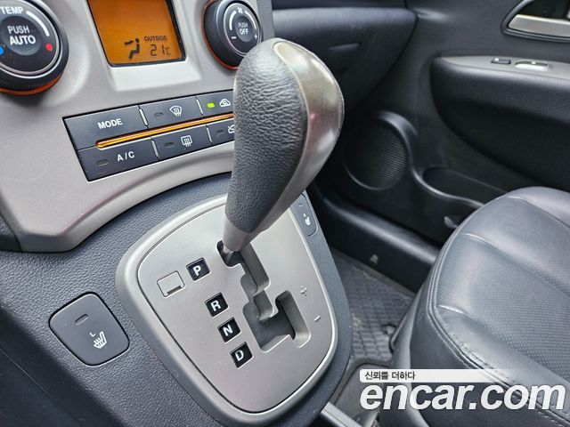 Kia Carens 2009 — photo 9