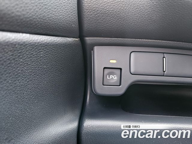 Kia Carens 2009 — photo 17