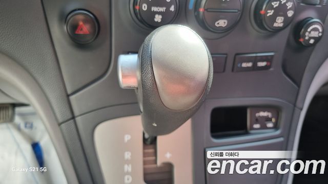 Hyundai Starex 2013 — photo 9