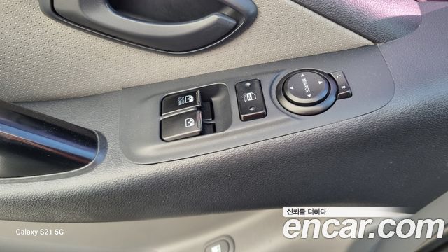 Hyundai Starex 2013 — photo 11
