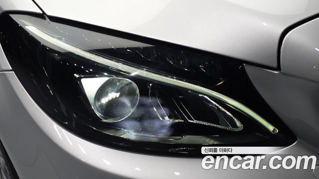 Mercedes-Benz C-Class 2017 — photo 8