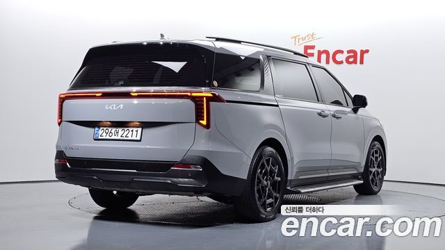 Kia Canival 2024 — photo 2