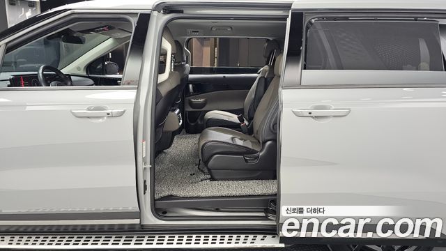 Kia Canival 2024 — photo 18