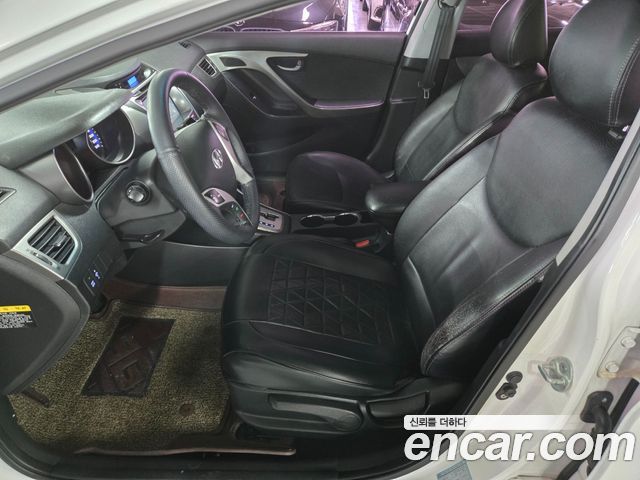 Hyundai AVANTE 2012 — photo 8